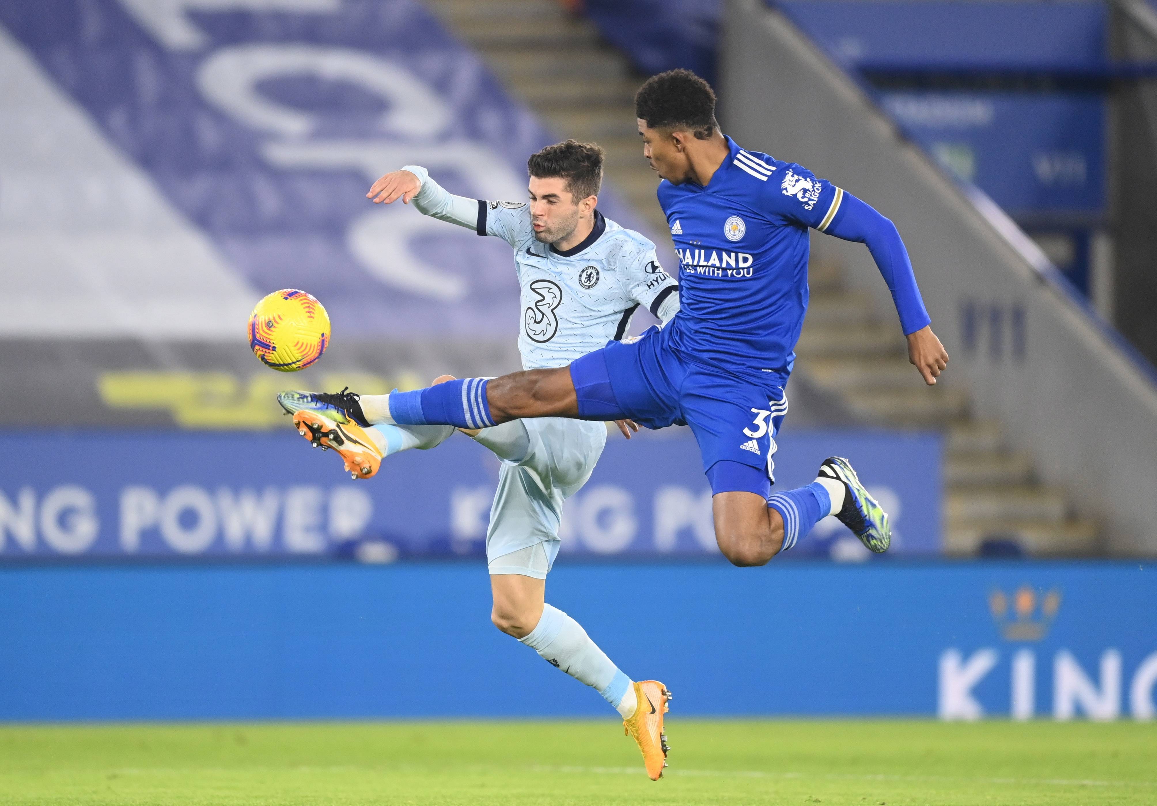 较量也不容 较量也不容