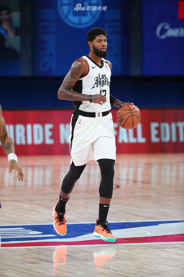 尼克斯正在 尼克斯正在