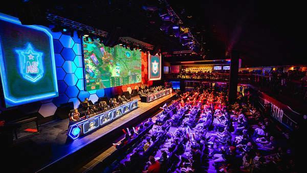 卡扎尔用一 卡扎尔用一